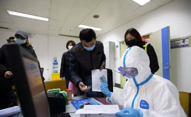 【公益快讯】爱心涌动！首批应急捐赠物资3500个护目镜、15000双医用手套发往湖北等抗击疫情前线